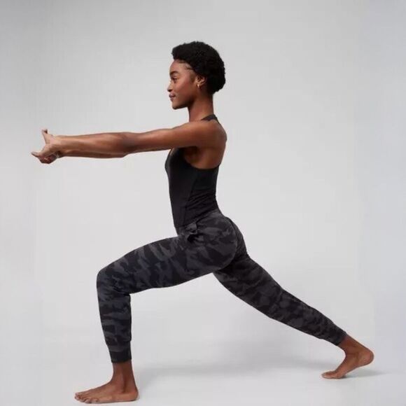 Athleta Salutation Camo Jogger size Medium - Picture 3 of 12